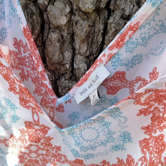 Skies Are Blue Cut Out Blouse in size M - Picture 4 of 4